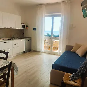 Mini Elba , Lacona Italia